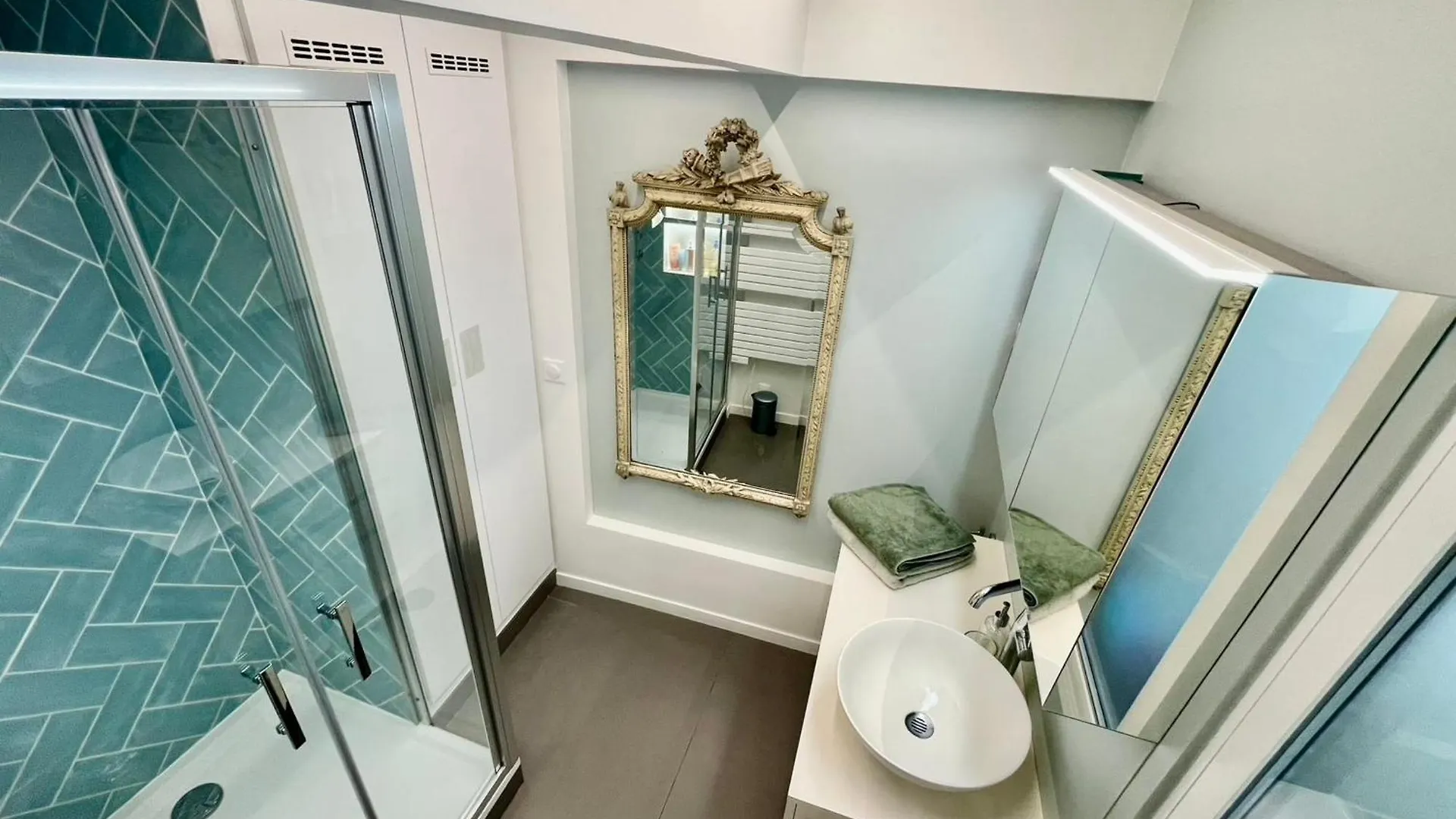 For 2 With Balcony In