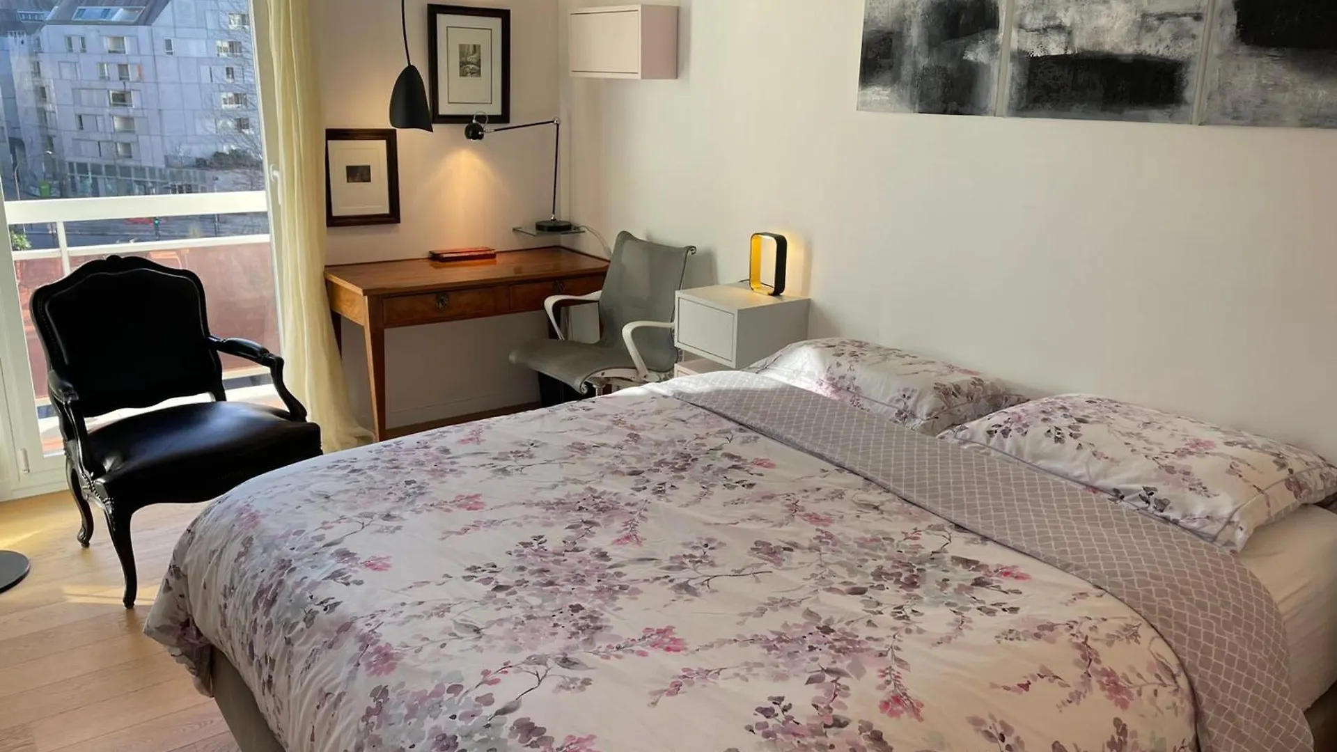 For 2 With Balcony In *